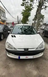 206اس دیv8موتوربزرگ