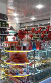 فروش کلیه لوازم کارگاه قنادی با همه وسایل مغازه
