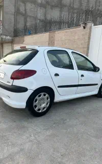 ۲۰۶ عروسک