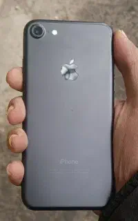 آیفون ۷ با تمامی لوازم