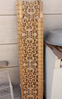 کتیبه پرده حدودا چهار متر