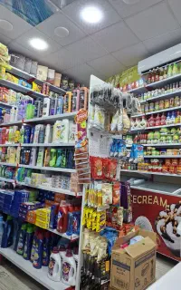 فروشنده سوپر مارکت