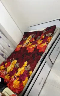 تخت یک و نیم نفره کم کارکرد و سالم همراه تشک