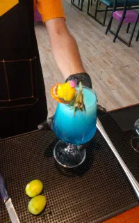 کافه من - مدرس آموزشگاه باریستا و بارتندر حرفه ای