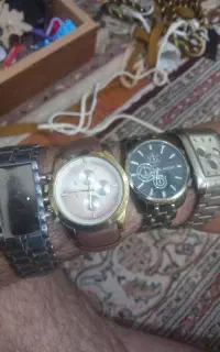 ساعت فروش یکجا معاوضعه هم میکنم
