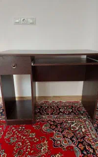 میز تحریر وکامپیوتر