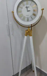 ساعت ایستاده
