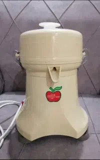 آبمیوه گیری مه نیک