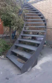 پله پیچ ونرده