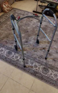 واکر چرخ دار درحد نو