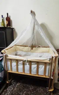 تخت کنار مادر فرشتگان