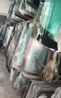 شیشه اتومبیل