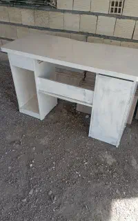 میز کامپیوتر سالم