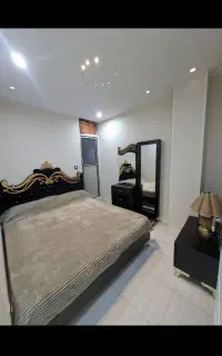 تخت و پاتختی همراه میز آرایش