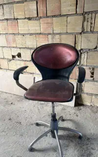 صندلی یک تومان فقط