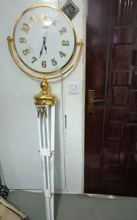 ساعت ایستاده