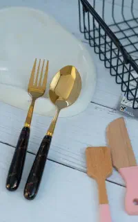 چنگال و قاشق و چاقو سرامیکی
