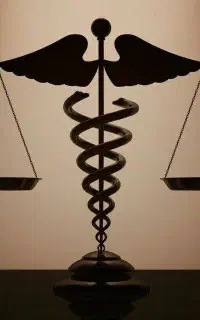 وکیل پایه یک دادگستری