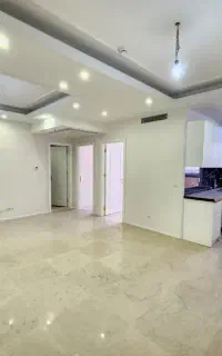 ۷۰ متر طبقه ۳ فول کلید نخورده لاله شرقی