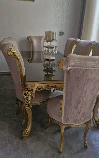 میزناهارخوری با صندل