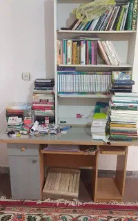 میزکامپیوتروقفسه کتاب