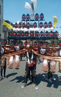 کتیبه 4 متری طلاکوب