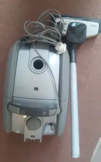 جاروبرقی AEG