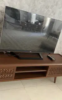 تلویزیون LED در حد آک الجی ۴۲