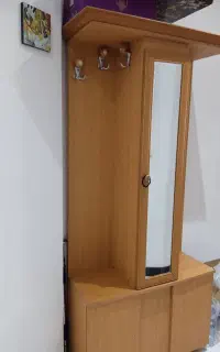 جاکفشی و آویز لباس