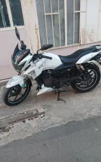 اپاچی 180