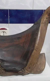 زین اسب قدیمی و عتیقه