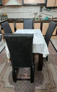 میز غذاخوری چهارنفره