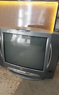 تلویزیون LG بیست و یک اینچ