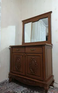 آینه و کنسول سالم و بدون خط و خش با چوب راش