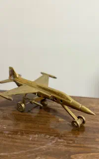 جت جنگی برنز وارداتی