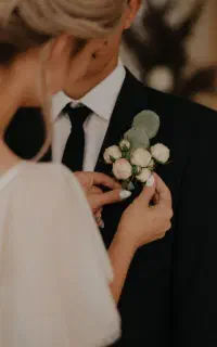 عکاسی و فیلمبرداری عقد بله برون نامزدی تخفیف ویژه