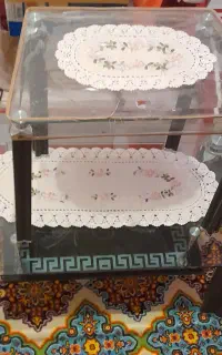 میزعسلی وویترین