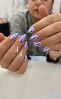 تخفیف کاشت ناخن طبیعی بدون ضخامت‌ ناخنکار‌با‌سابقه