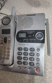 یک خط تلفن شماره رند