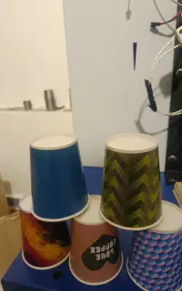 لیوان کاغذی دوجداره در طرح ورنگ متفاوت