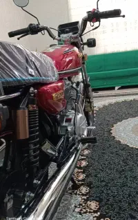موتورسیکلت ۲۰۰همتاز