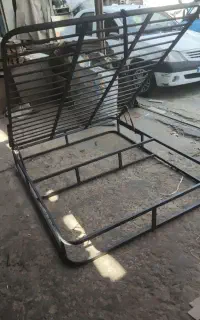 زیر تختی فلزی