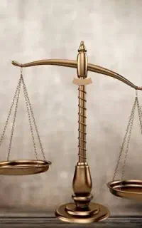 وکیل پایه یک دادگستری و مشاور حقوقی