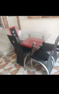 میز نهارخوری چهار نفره با چهار صندلی