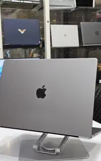 Apple MacBook Pr A inch