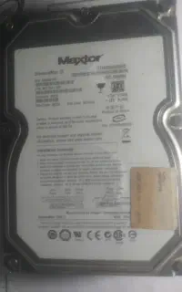 هارد 500گیگ و تعدادی فلش ورم
