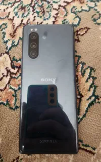 اکسپریا ۵ لا کاغذی