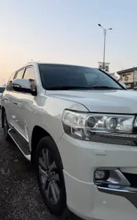 لندکروز۲۰۱۶ فول ۸ سیلندر