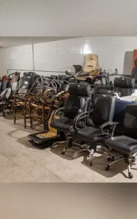 استخدام کارگر در کارگاه تعمیرات صندلی عدالت