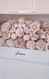باکس گل چمدونی ویژه هدیه تولد